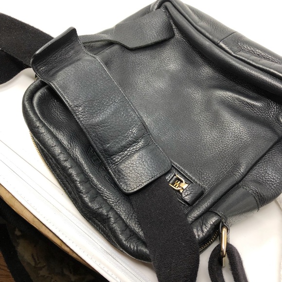 💯 Guaranteed Authentic Prada Black Lambskin Bag - Picture 5 of 8
